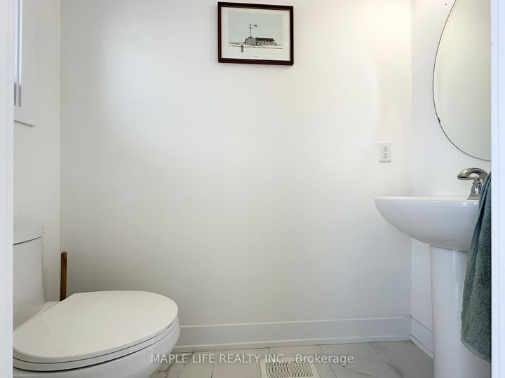 Photo 3 at 124 Hilts Drive, Rural Richmond Hill, Richmond Hill