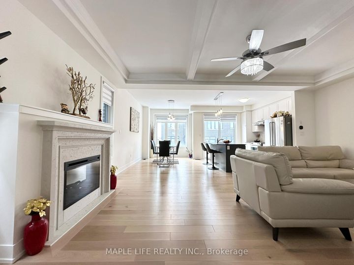 Photo 5 at 124 Hilts Drive, Rural Richmond Hill, Richmond Hill