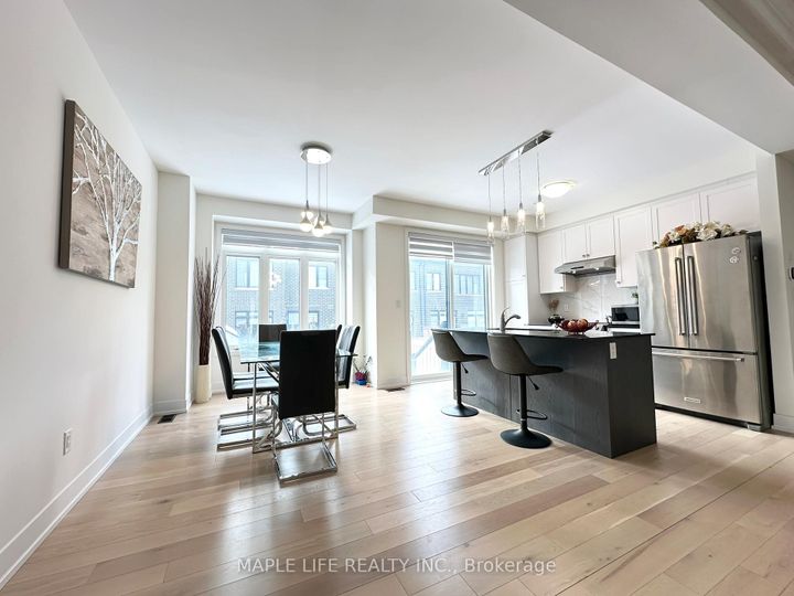 Photo 6 at 124 Hilts Drive, Rural Richmond Hill, Richmond Hill