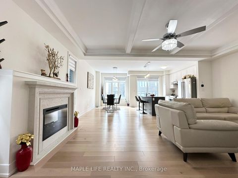 Photo 5 at 124 Hilts Drive, Rural Richmond Hill, Richmond Hill