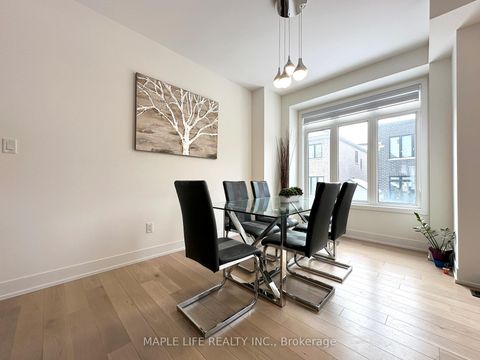 Photo 10 at 124 Hilts Drive, Rural Richmond Hill, Richmond Hill