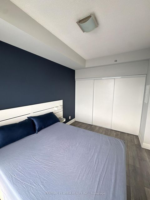 Photo 12 at 810 - 520 Steeles Avenue W, Yorkhill, Vaughan