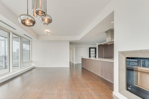 Photo 11 at 3205 - 180 University Avenue, Bay Street Corridor, Toronto