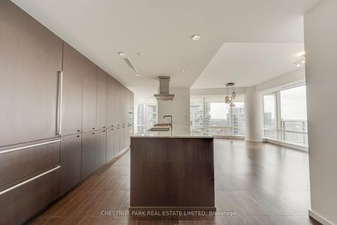 Photo 16 at 3205 - 180 University Avenue, Bay Street Corridor, Toronto