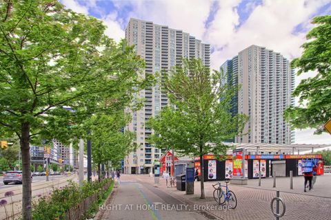 Photo 1 at 504 - 77 Harbour Square, Waterfront Communities C1, Toronto