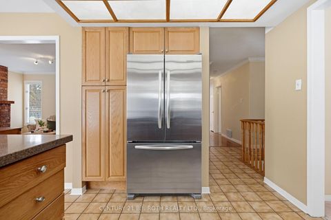 Photo 11 at 25 Autumn Lane, Allandale Heights, Barrie