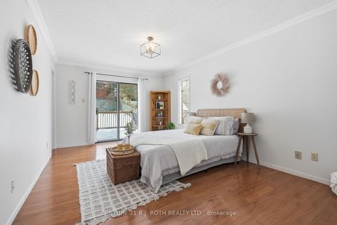 Photo 18 at 25 Autumn Lane, Allandale Heights, Barrie