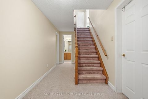 Photo 26 at 25 Autumn Lane, Allandale Heights, Barrie