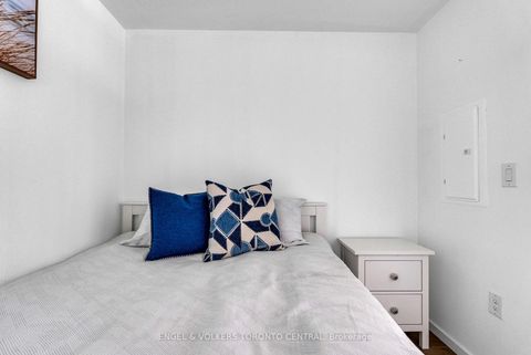 Photo 8 at 310 - 21 Lawren Harris Square, Waterfront Communities C8, Toronto