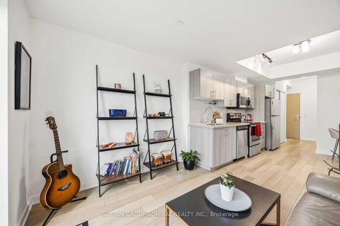 Photo 10 at 509 - 16 McAdam Avenue, Glen Park, Toronto