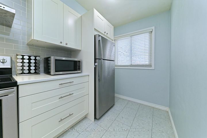 Photo 7 at 74 - 80 Lynden Circle, Georgetown, Halton Hills