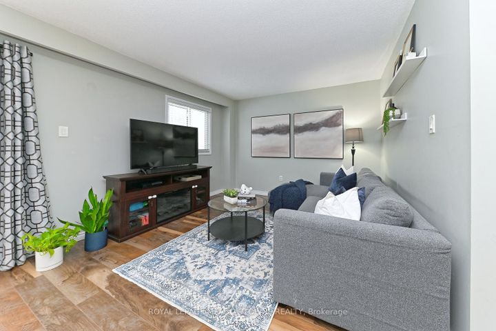 Photo 9 at 74 - 80 Lynden Circle, Georgetown, Halton Hills