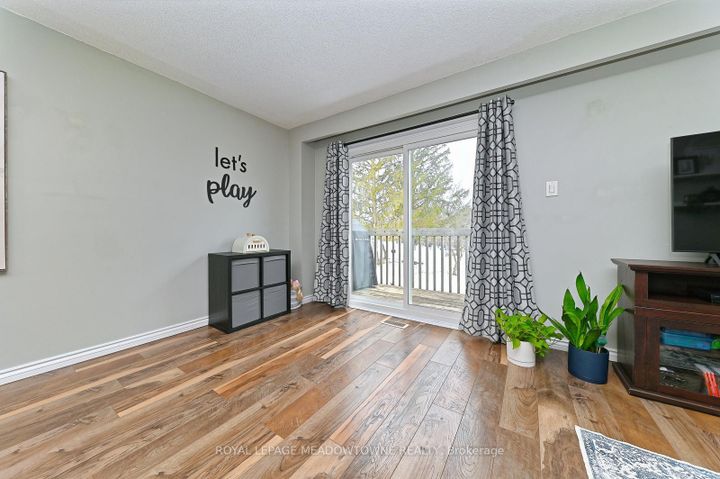 Photo 13 at 74 - 80 Lynden Circle, Georgetown, Halton Hills