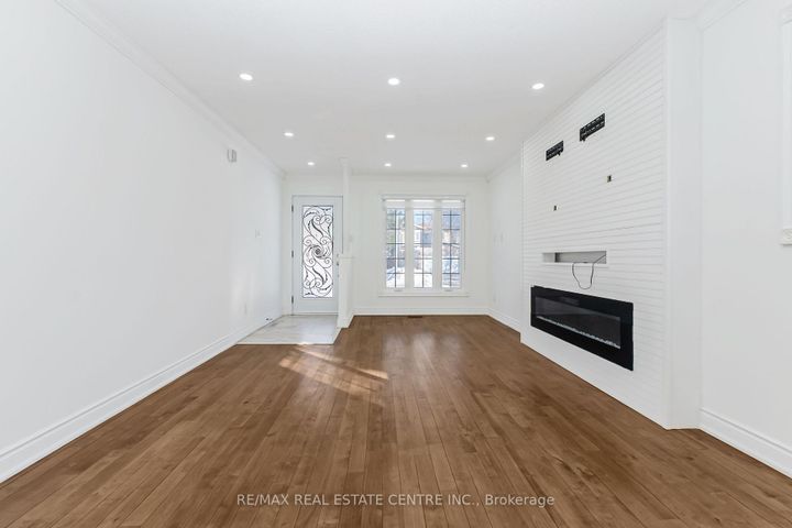 Photo 3 at 67 Talbot Street, Brampton West, Brampton