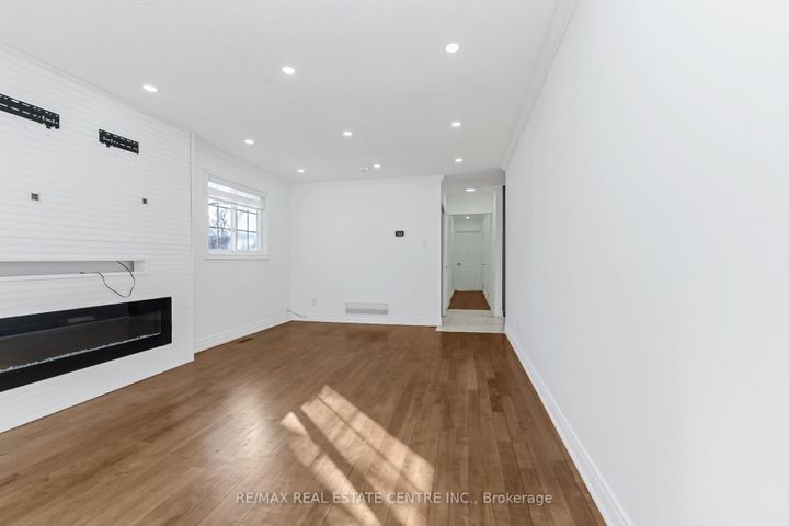 Photo 4 at 67 Talbot Street, Brampton West, Brampton