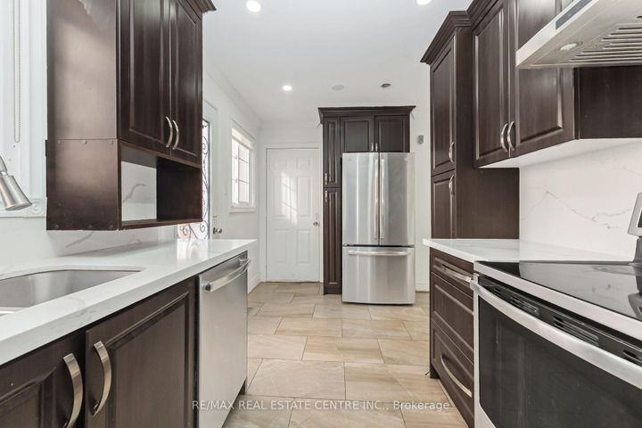 Photo 6 at 67 Talbot Street, Brampton West, Brampton