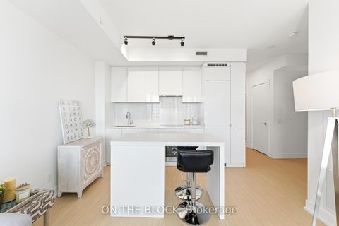Photo 3 at 5309 - 7 Grenville Street, Bay Street Corridor, Toronto