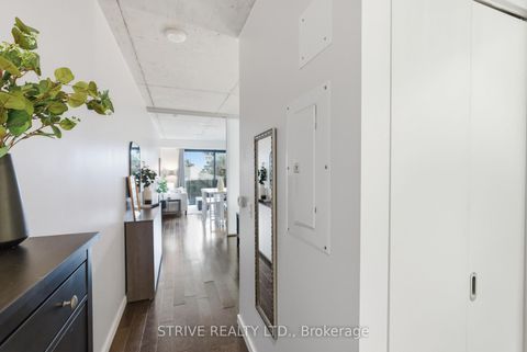 Photo 3 at 612 - 51 Trolley Crescent, Moss Park, Toronto