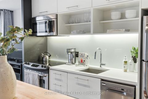 Photo 4 at 612 - 51 Trolley Crescent, Moss Park, Toronto