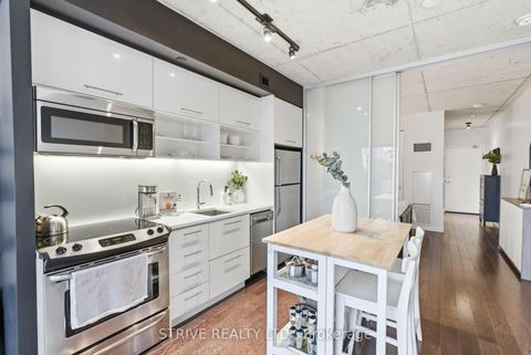 Photo 6 at 612 - 51 Trolley Crescent, Moss Park, Toronto