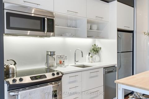 Photo 7 at 612 - 51 Trolley Crescent, Moss Park, Toronto