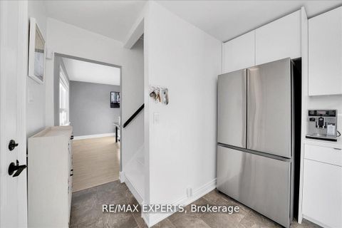 Photo 7 at 60 Anthony Road, CFB, Toronto