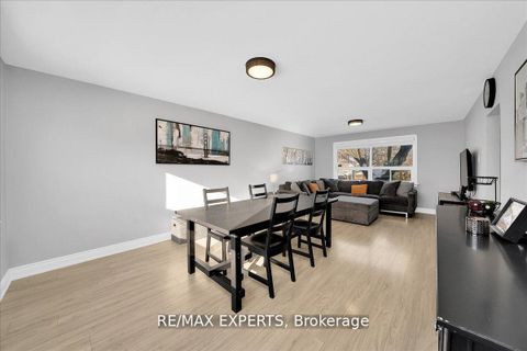 Photo 10 at 60 Anthony Road, CFB, Toronto