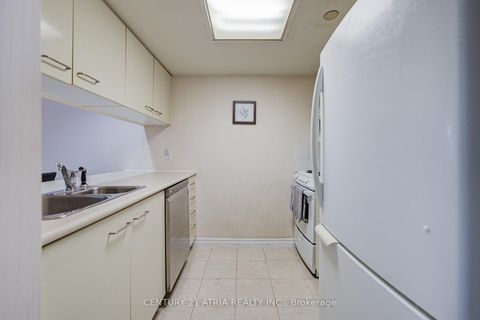 Photo 10 at 501 - 38 Elm Street, Bay Street Corridor, Toronto