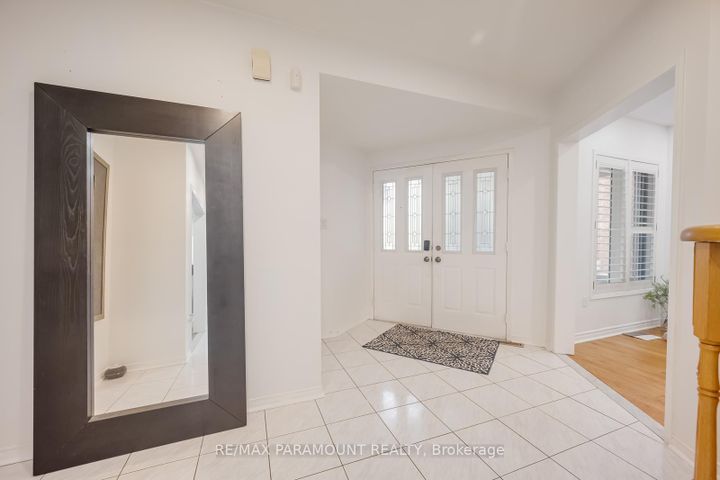 Photo 12 at 6371 Ormindale Way, East Credit, Mississauga