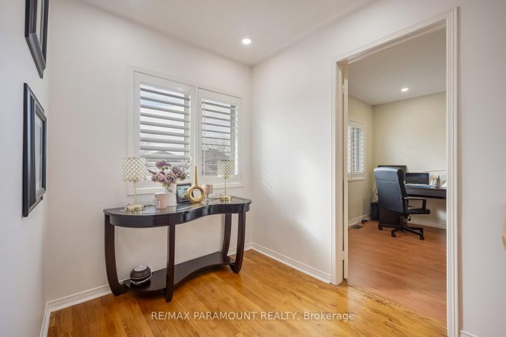 Photo 22 at 6371 Ormindale Way, East Credit, Mississauga