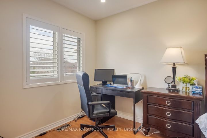 Photo 23 at 6371 Ormindale Way, East Credit, Mississauga