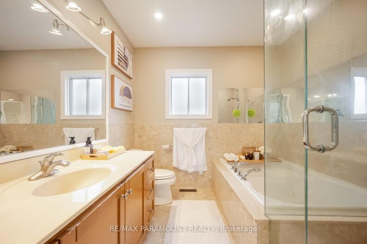 Photo 25 at 6371 Ormindale Way, East Credit, Mississauga