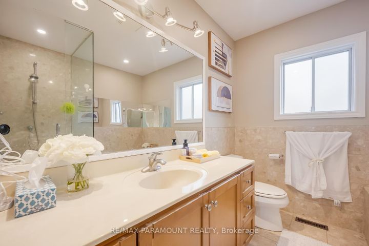 Photo 26 at 6371 Ormindale Way, East Credit, Mississauga