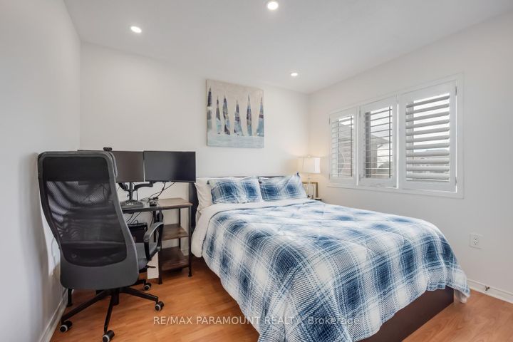 Photo 31 at 6371 Ormindale Way, East Credit, Mississauga