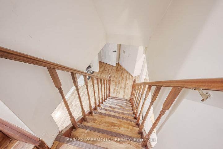 Photo 33 at 6371 Ormindale Way, East Credit, Mississauga