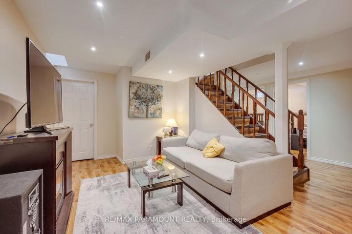Photo 34 at 6371 Ormindale Way, East Credit, Mississauga