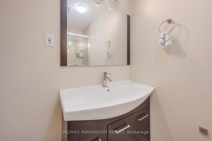 Photo 39 at 6371 Ormindale Way, East Credit, Mississauga