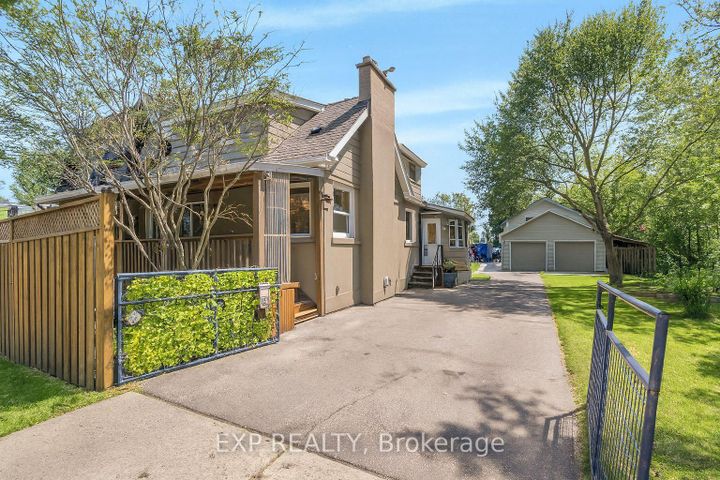 Photo 2 at 1331 St. James Avenue, Lakeview, Mississauga