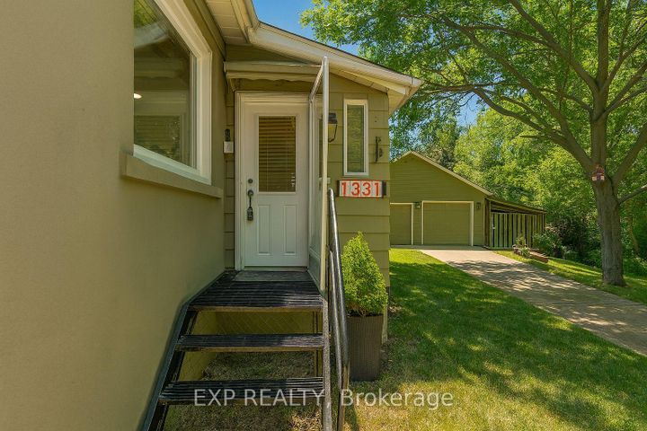 Photo 4 at 1331 St. James Avenue, Lakeview, Mississauga