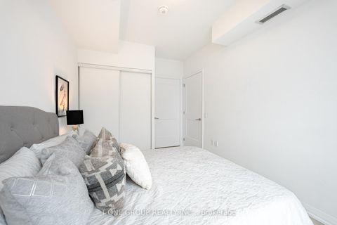 Photo 12 at 2206 - 25 Holly Street, Mount Pleasant East, Toronto