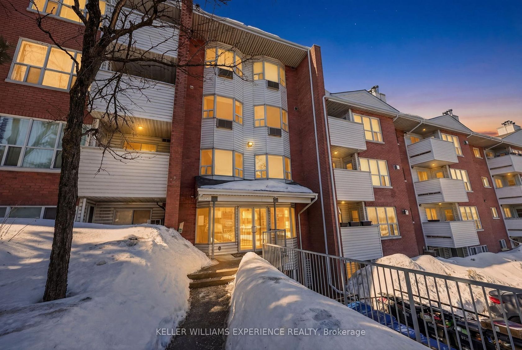 301 - 120 Bell Farm Road, Alliance, Barrie photo number 2