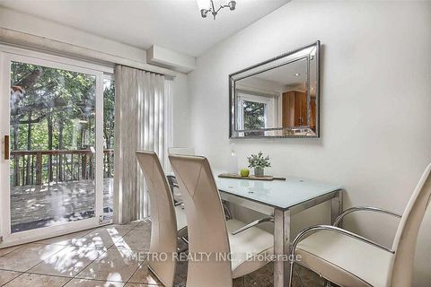 Photo 9 at 17 Twin Circle Court, Branson, Toronto