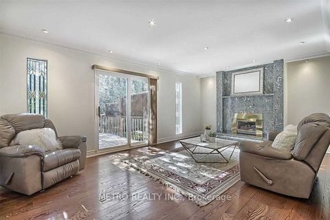 Photo 10 at 17 Twin Circle Court, Branson, Toronto