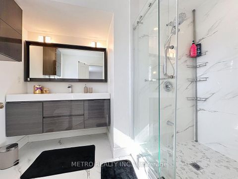 Photo 17 at 17 Twin Circle Court, Branson, Toronto