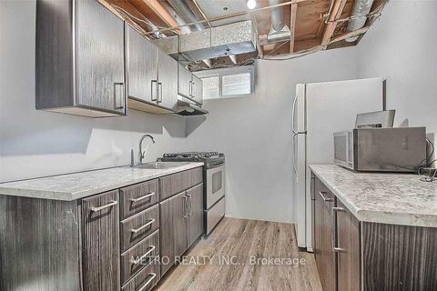 Photo 28 at 17 Twin Circle Court, Branson, Toronto