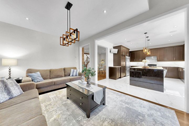 Photo 8 at 67 Trudeau Drive, Vellore Village, Vaughan