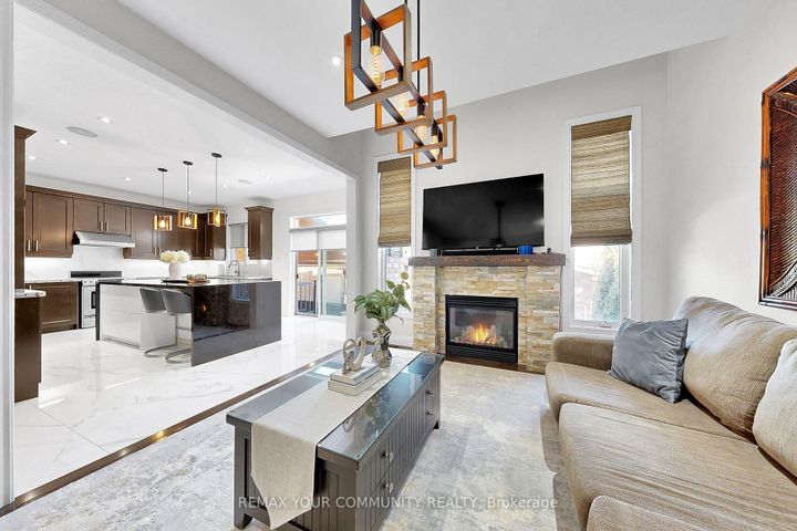 Photo 9 at 67 Trudeau Drive, Vellore Village, Vaughan