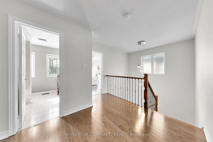 Photo 14 at 67 Trudeau Drive, Vellore Village, Vaughan