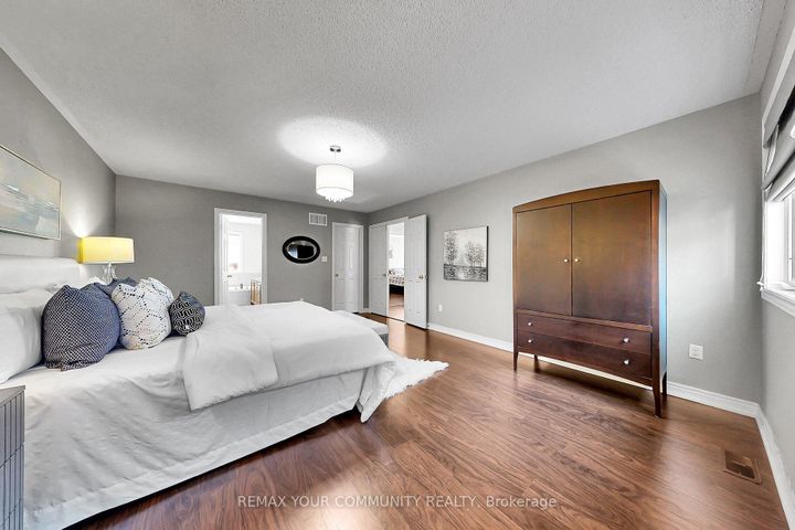 Photo 16 at 67 Trudeau Drive, Vellore Village, Vaughan