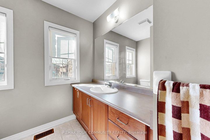 Photo 24 at 67 Trudeau Drive, Vellore Village, Vaughan